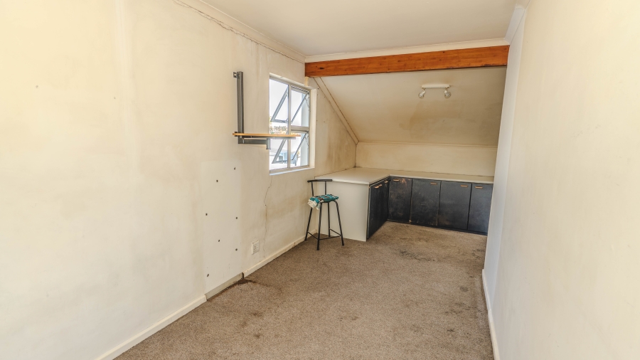 2 Bedroom Property for Sale in Uitzicht Western Cape